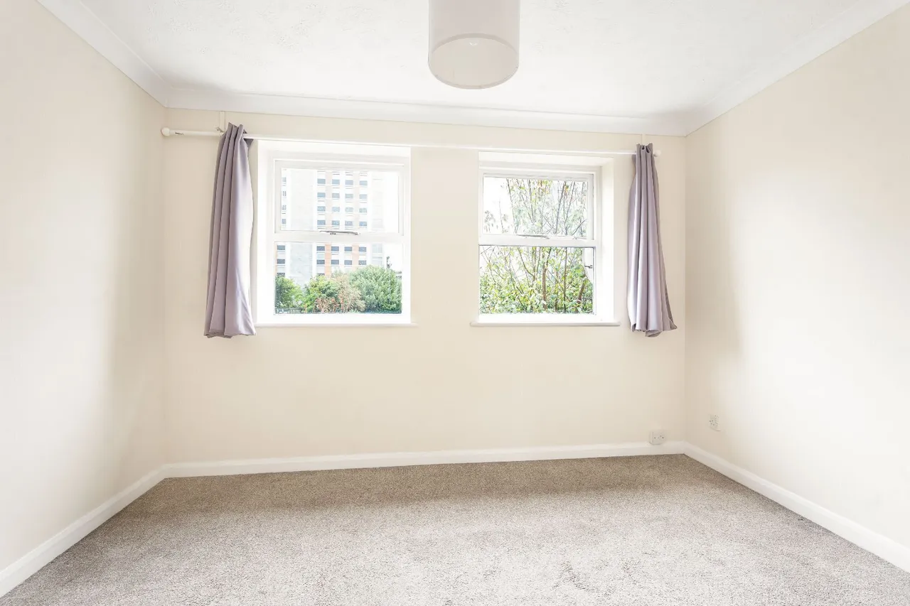 Manor Vale, Brentford, TW8, photo 7