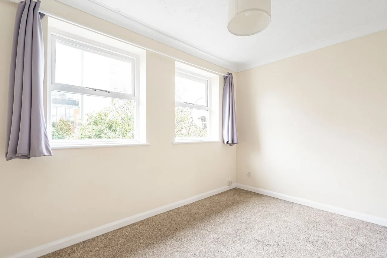 Manor Vale, Brentford, TW8, photo 8