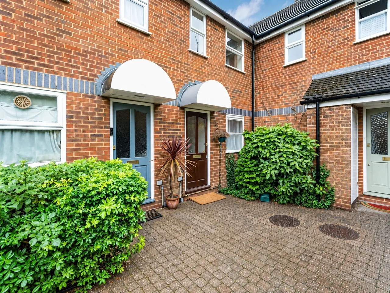 Manor Vale, Brentford, TW8, photo 2