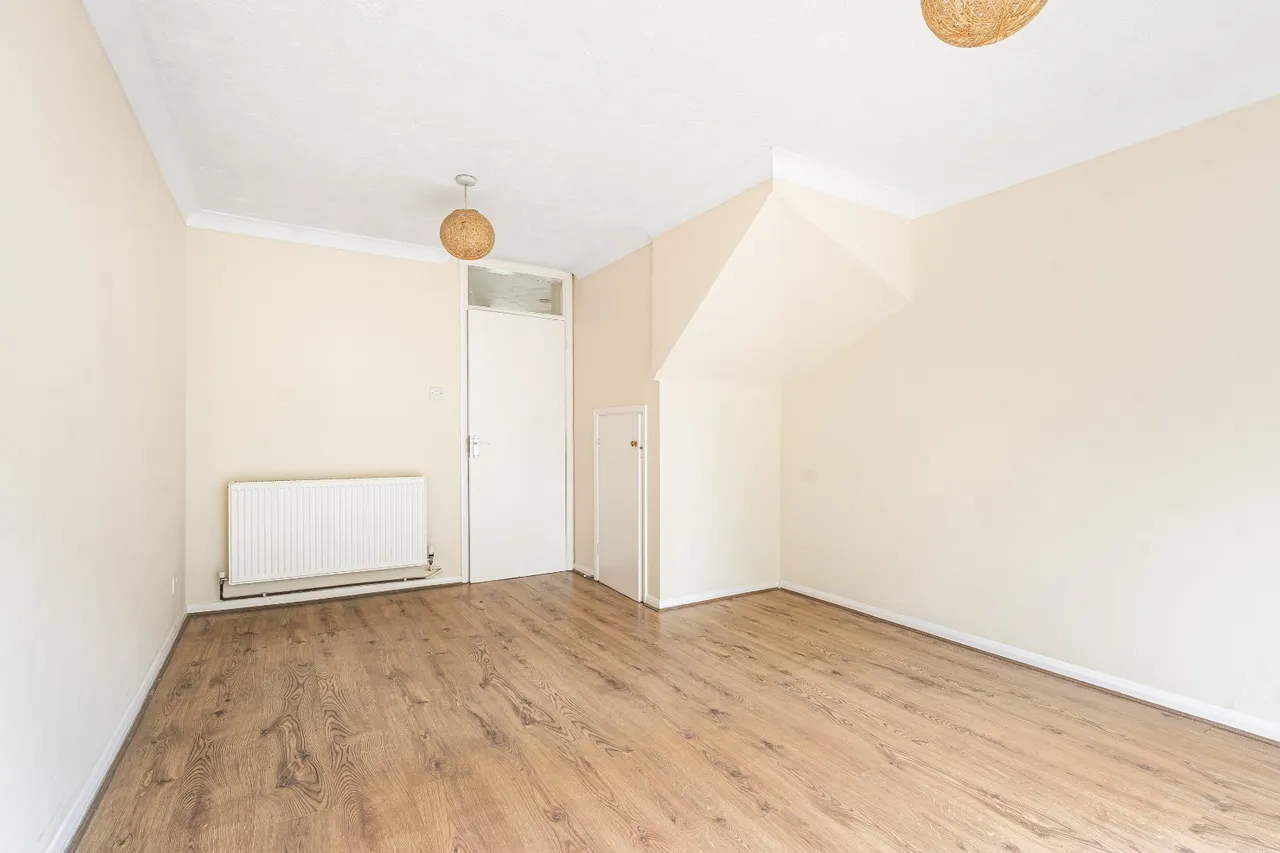 Manor Vale, Brentford, TW8, photo 6