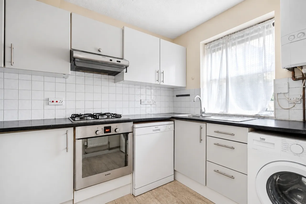 Manor Vale, Brentford, TW8, photo 3