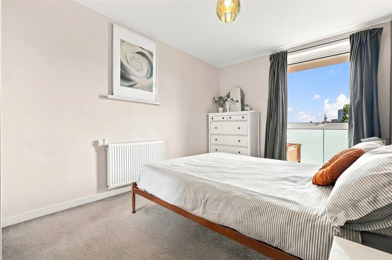 Bathurst Square, London, N15, photo 11