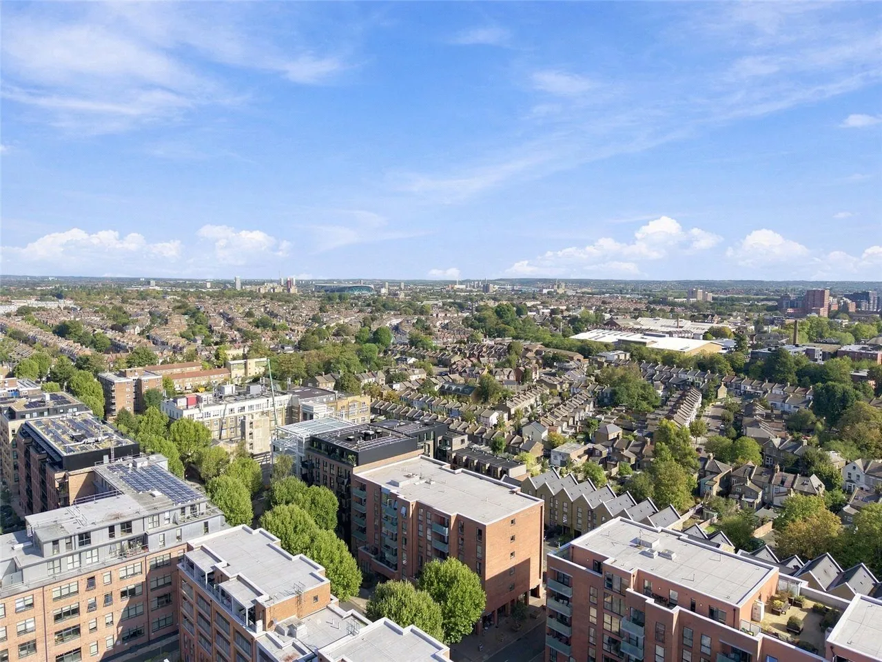 Bathurst Square, London, N15, photo 17