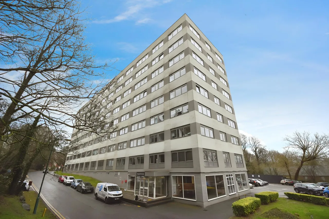 2 bed flat for sale, Hubert Road, Brentwood, CM14