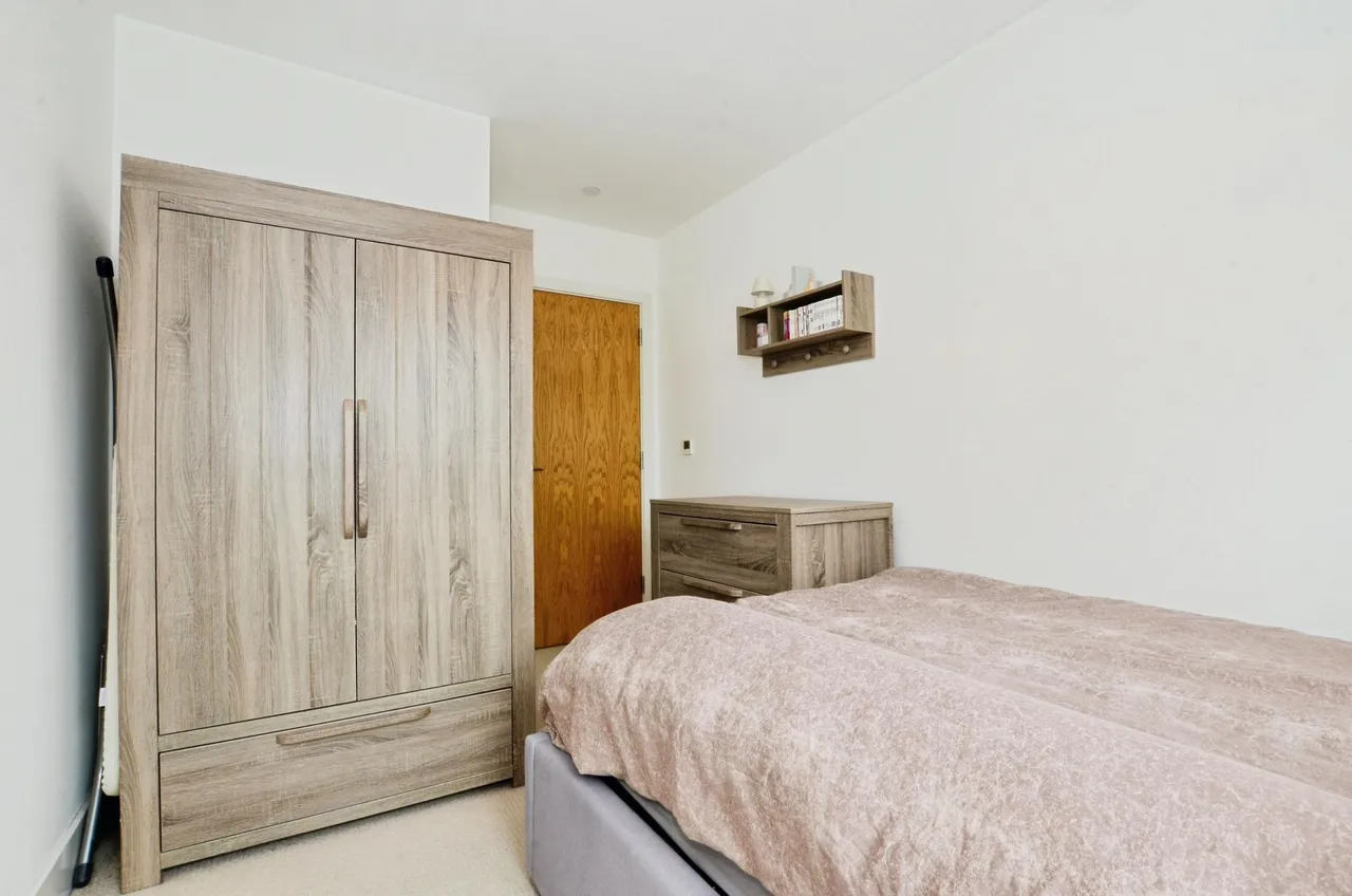 Lyon Road, Harrow, HA1, photo 13