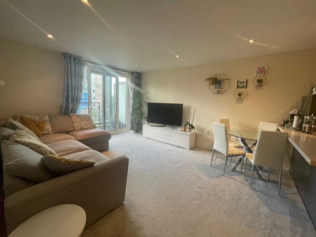 Ferry Court, Cardiff, CF11, photo 2