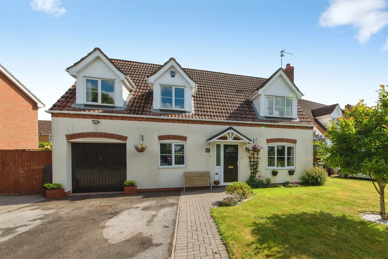 4 bed house for sale, Wilkie Drive, Sleaford, NG34