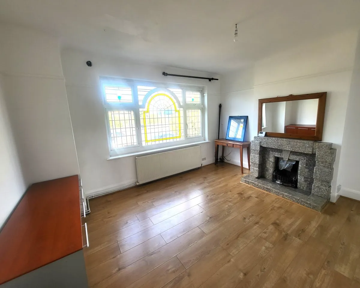 Greystoke Park Terrace, Western Avenue, W5, photo 4