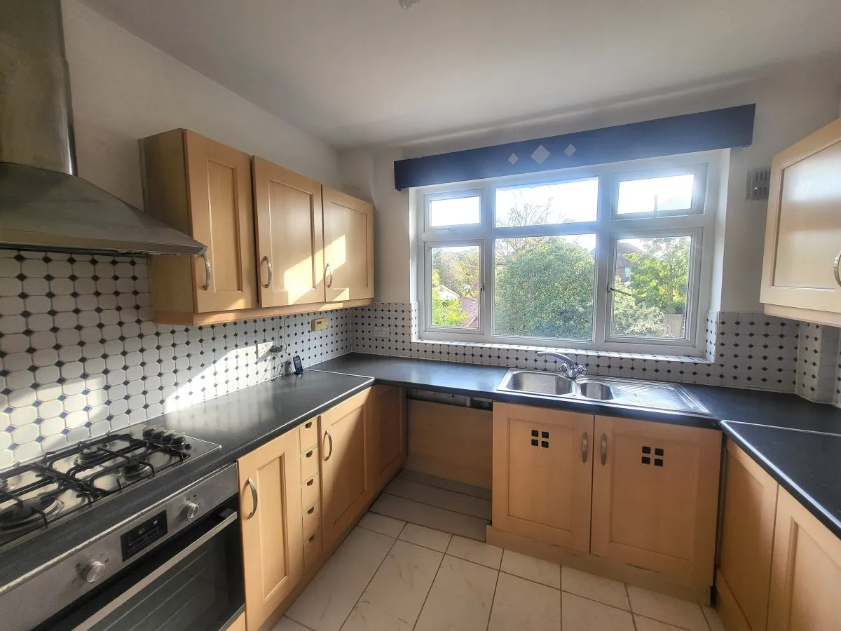 2 bed flat to rent, Greystoke Park Terrace, Western Avenue, W5