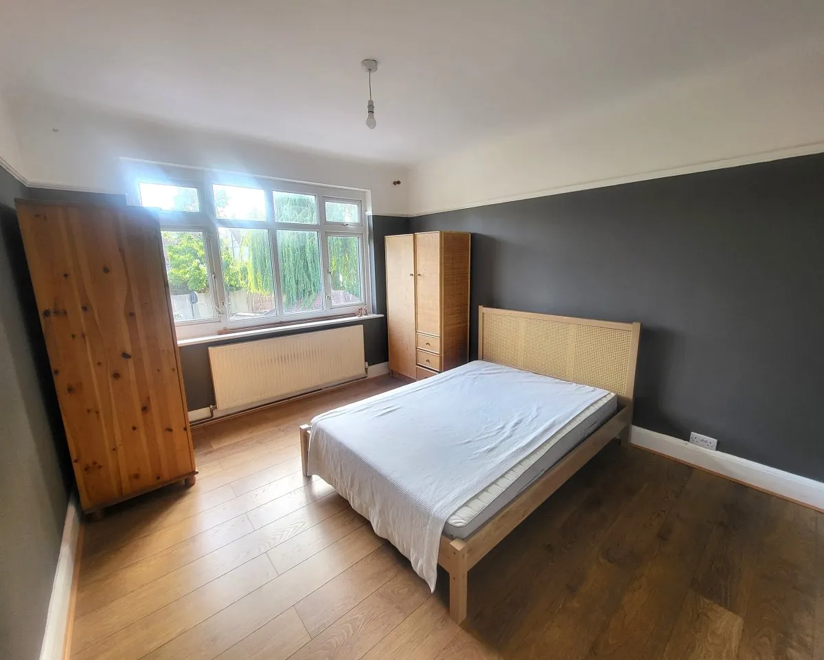 Greystoke Park Terrace, Western Avenue, W5, photo 2