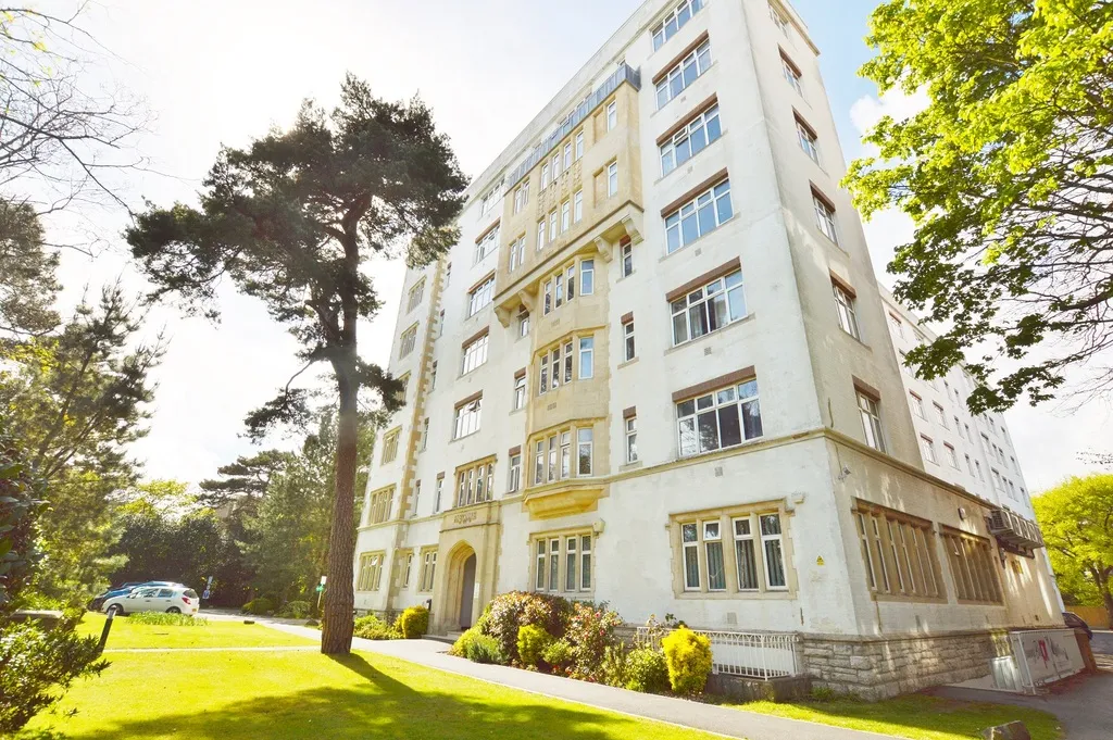 2 bed flat for sale — Pine Grange, Bath Road, Bournemouth, BH1 2PH