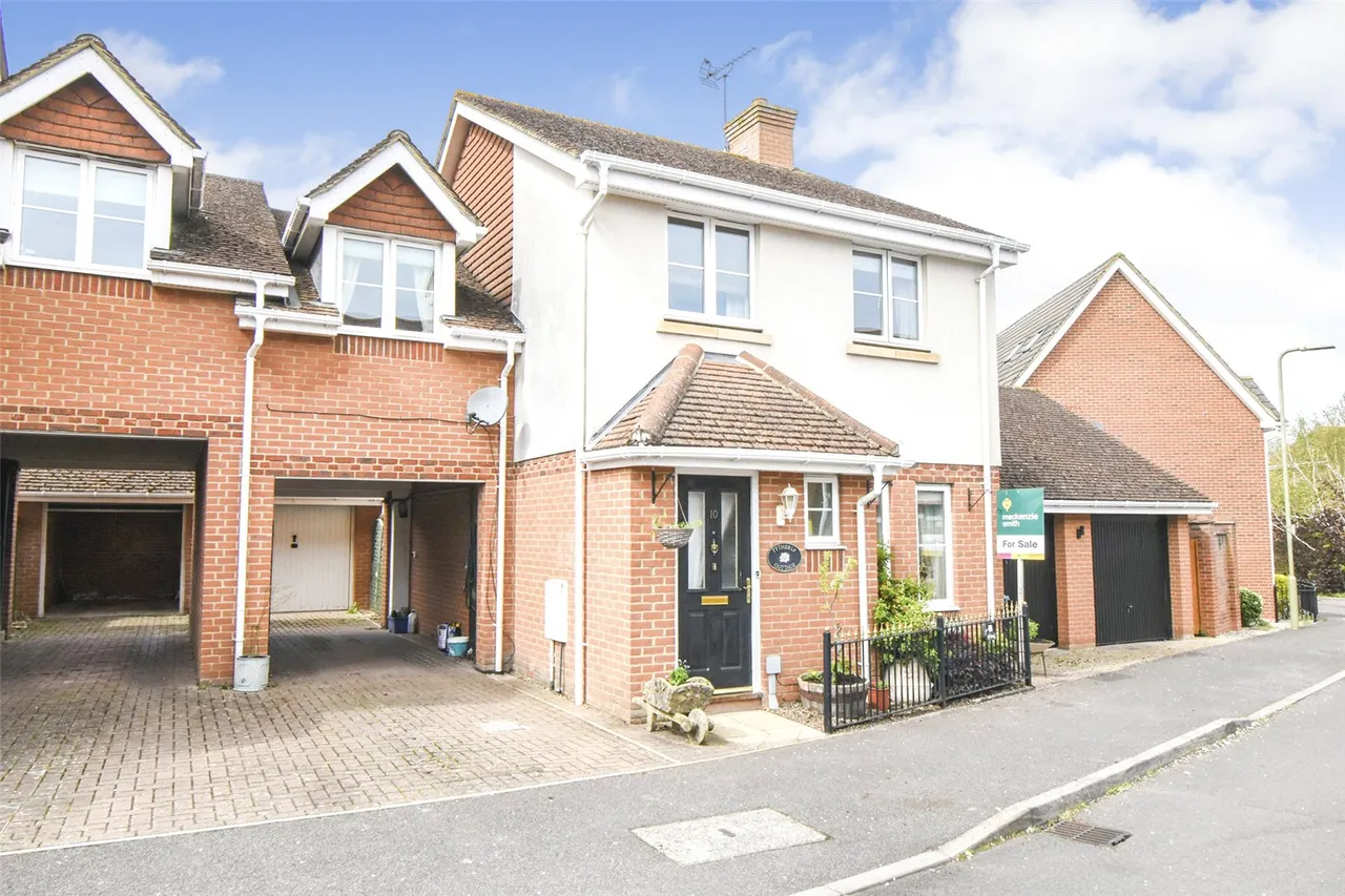 4 bed house for sale — Great Marlow, Hook, Hampshire, RG27 9UA