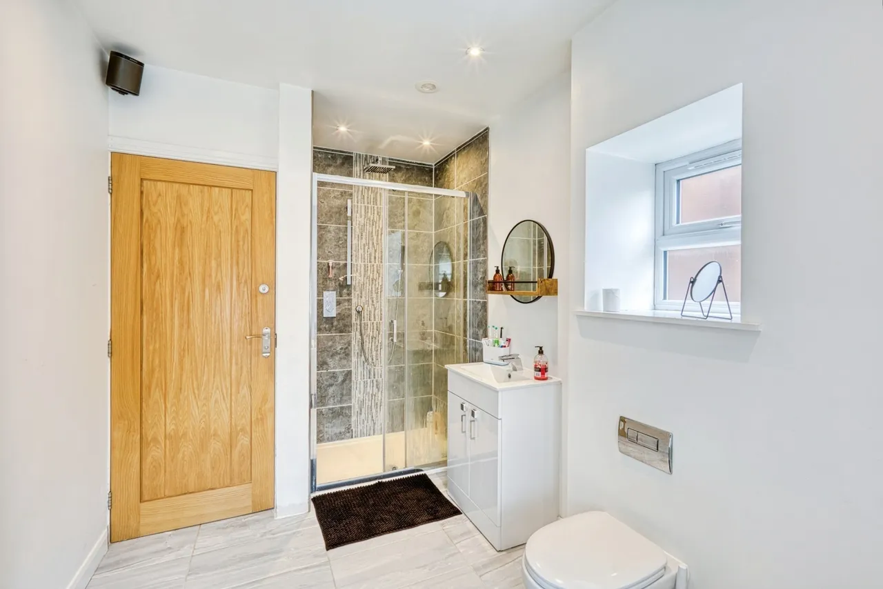 Wilton Avenue, Heald Green, Cheadle, Greater Manchester, SK8, photo 13