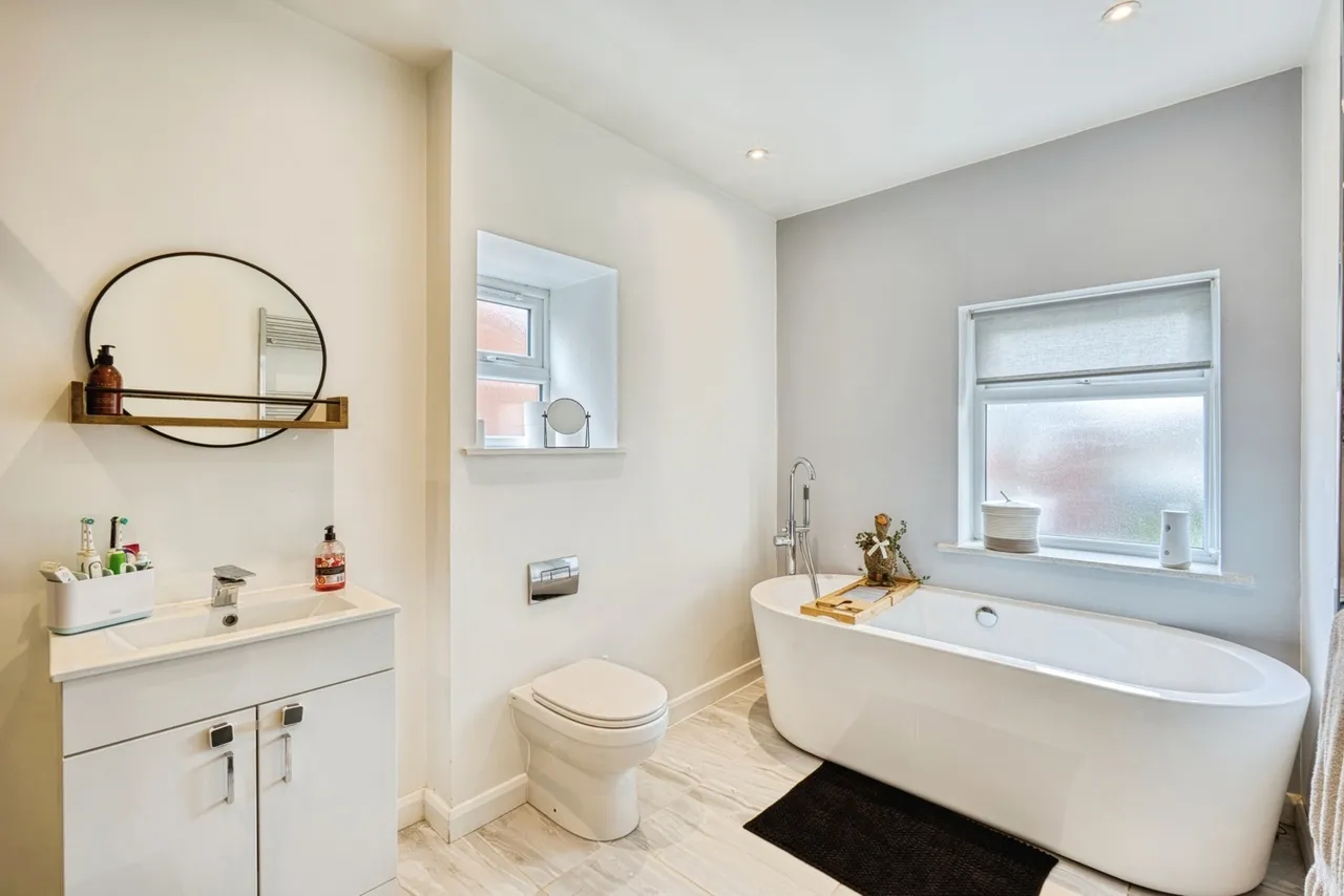 Wilton Avenue, Heald Green, Cheadle, Greater Manchester, SK8, photo 12