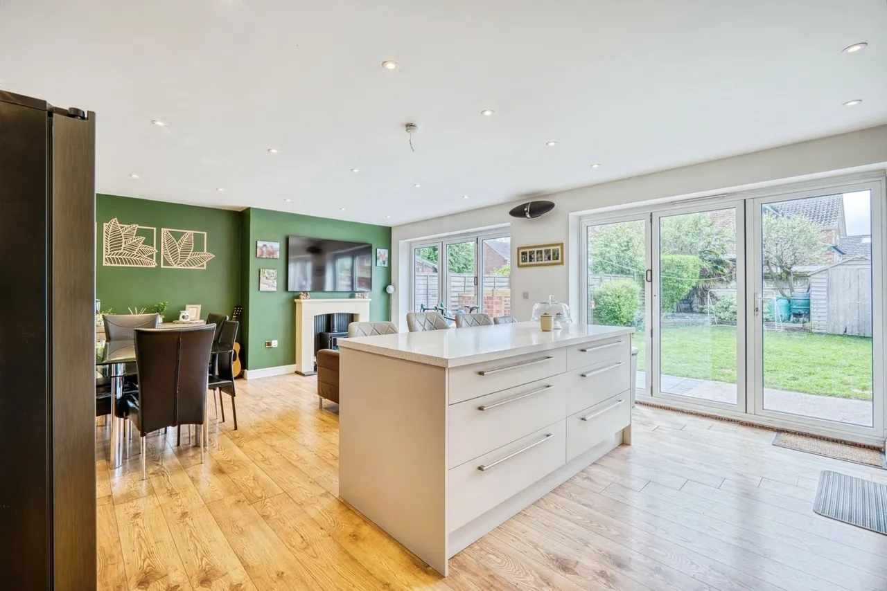 Wilton Avenue, Heald Green, Cheadle, Greater Manchester, SK8, photo 3