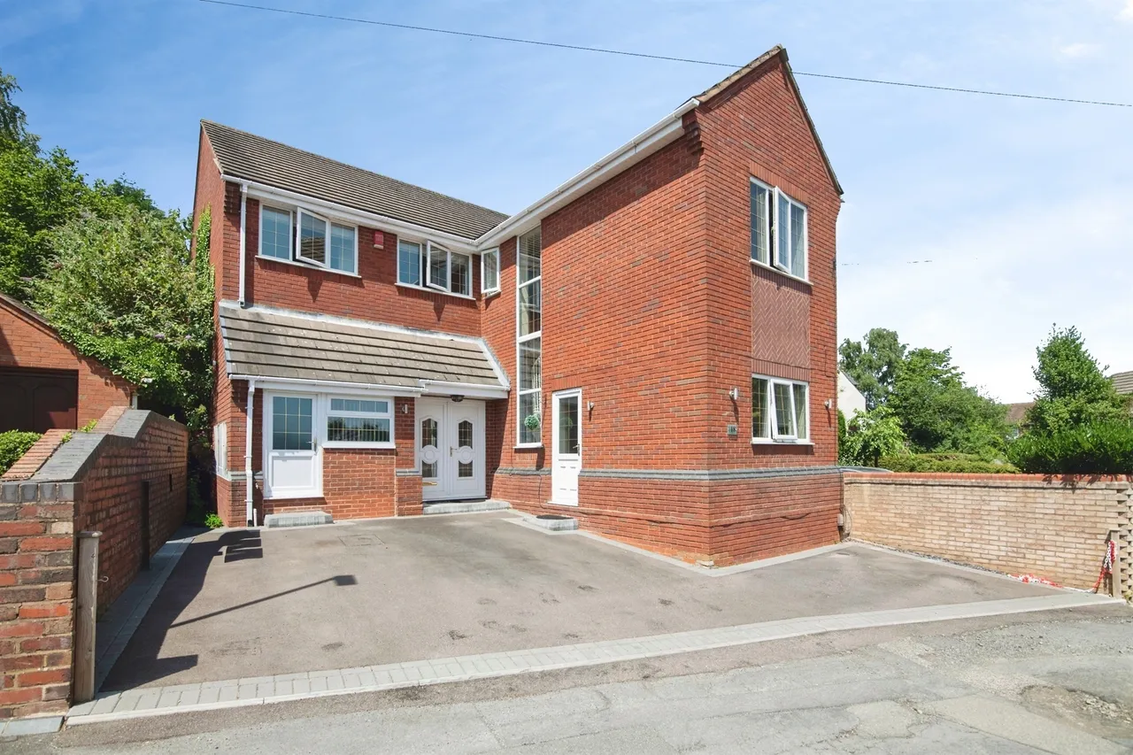 4 bed house for sale — Prospect Road, Dudley