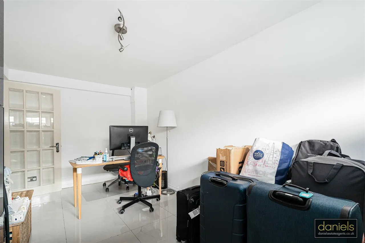 Compton Avenue, Wembley, HA0, photo 7