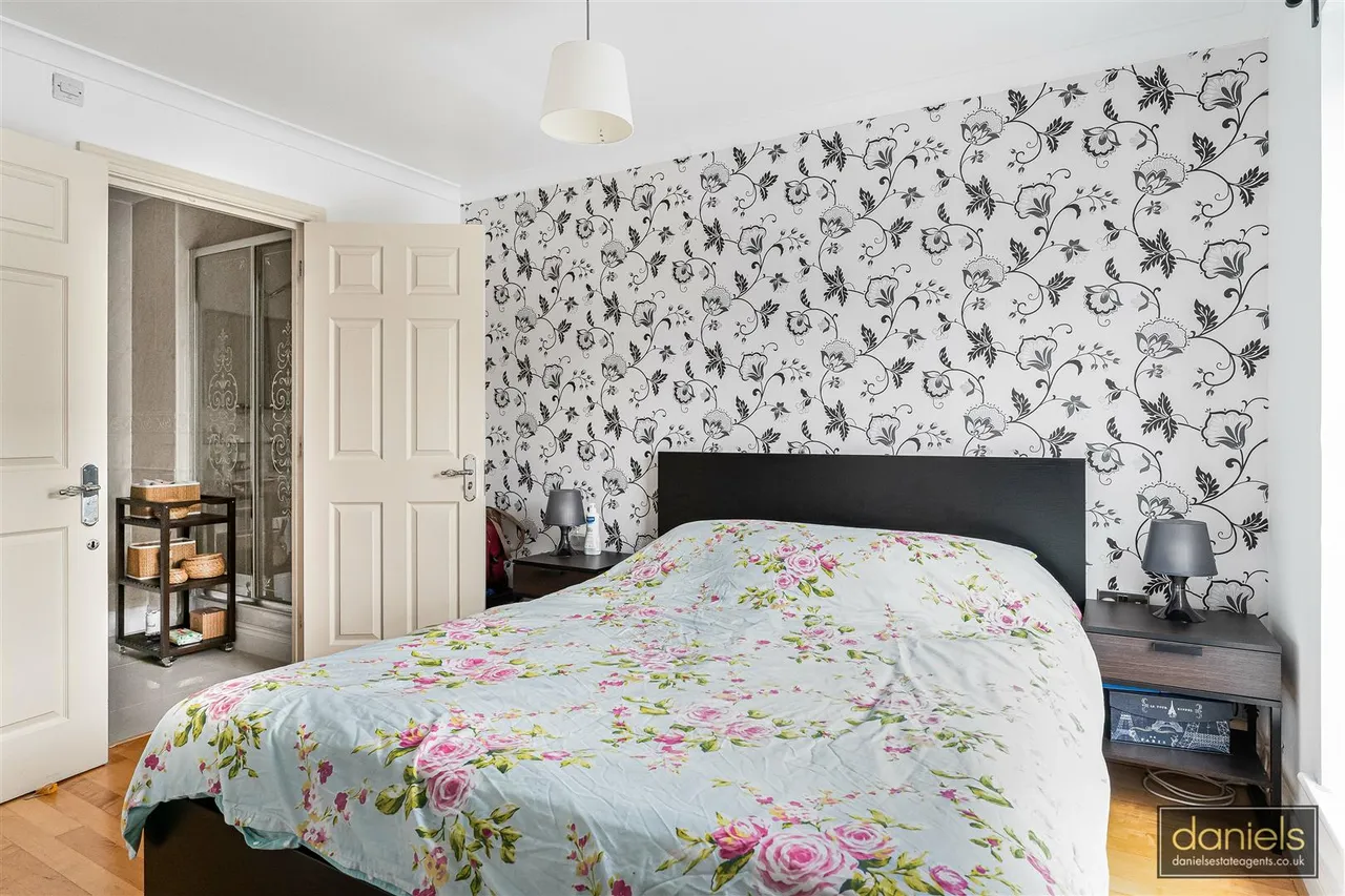 Compton Avenue, Wembley, HA0, photo 8