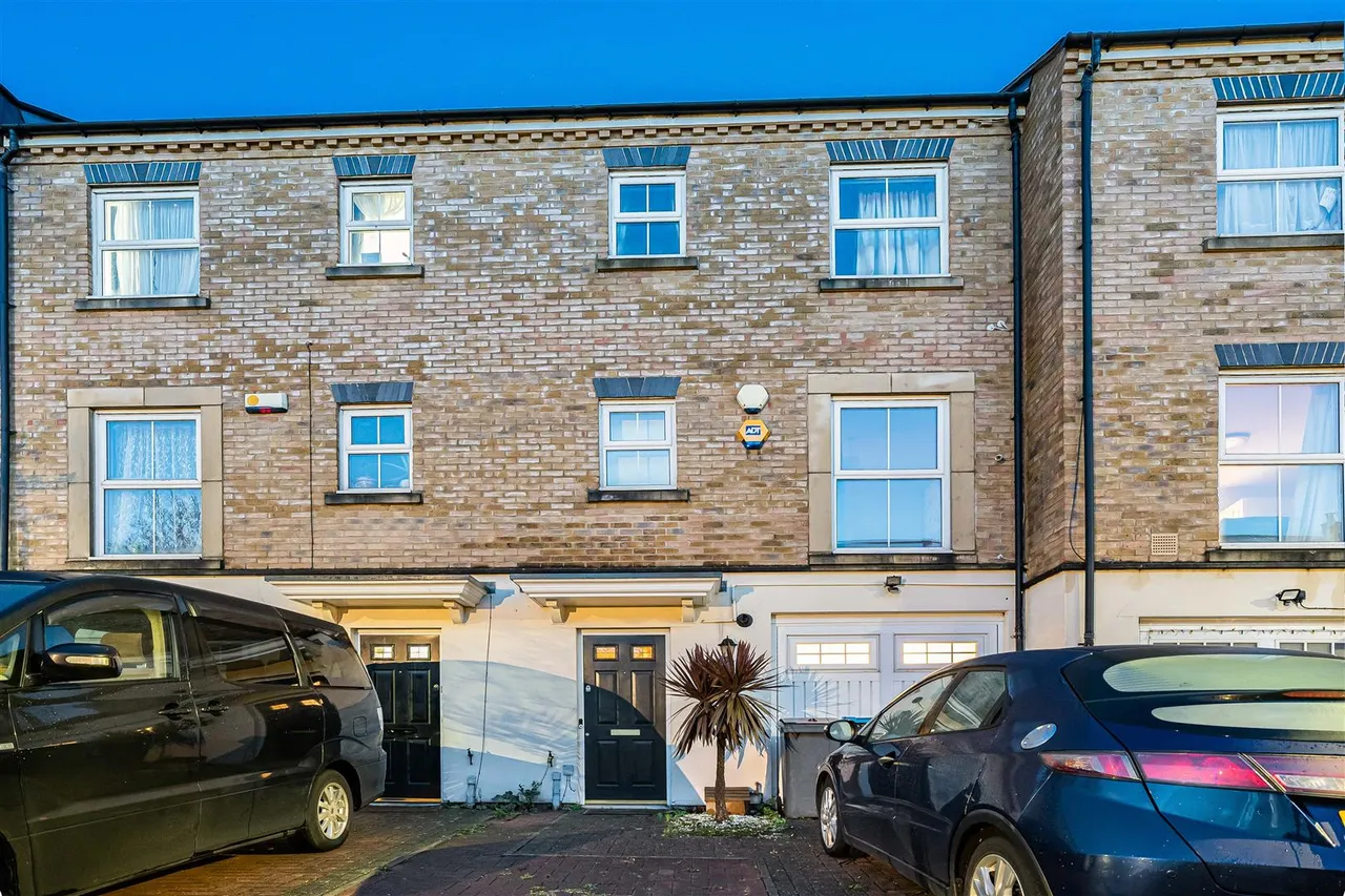 4 bed house for sale, Compton Avenue, Wembley, HA0