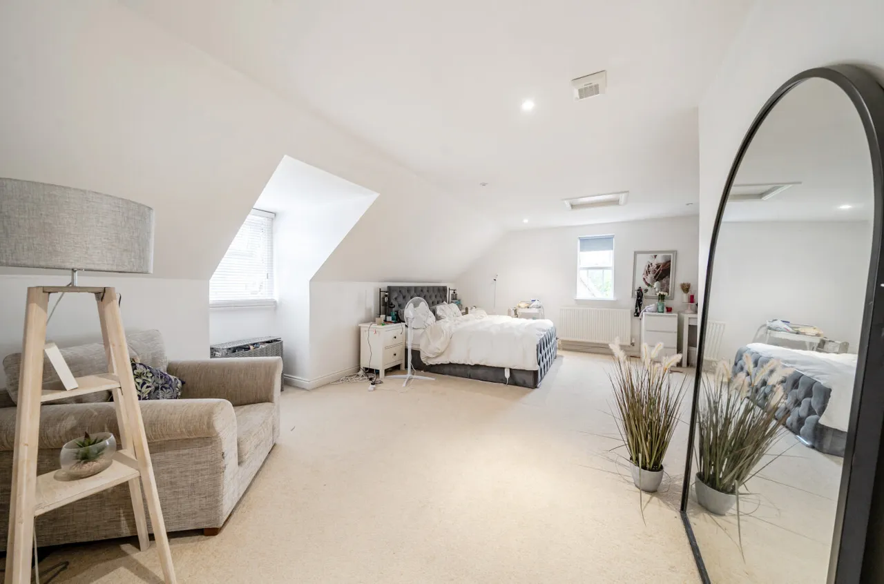 Durham Drive, Deepcut, Camberley, Surrey, GU16 6GG, photo 2