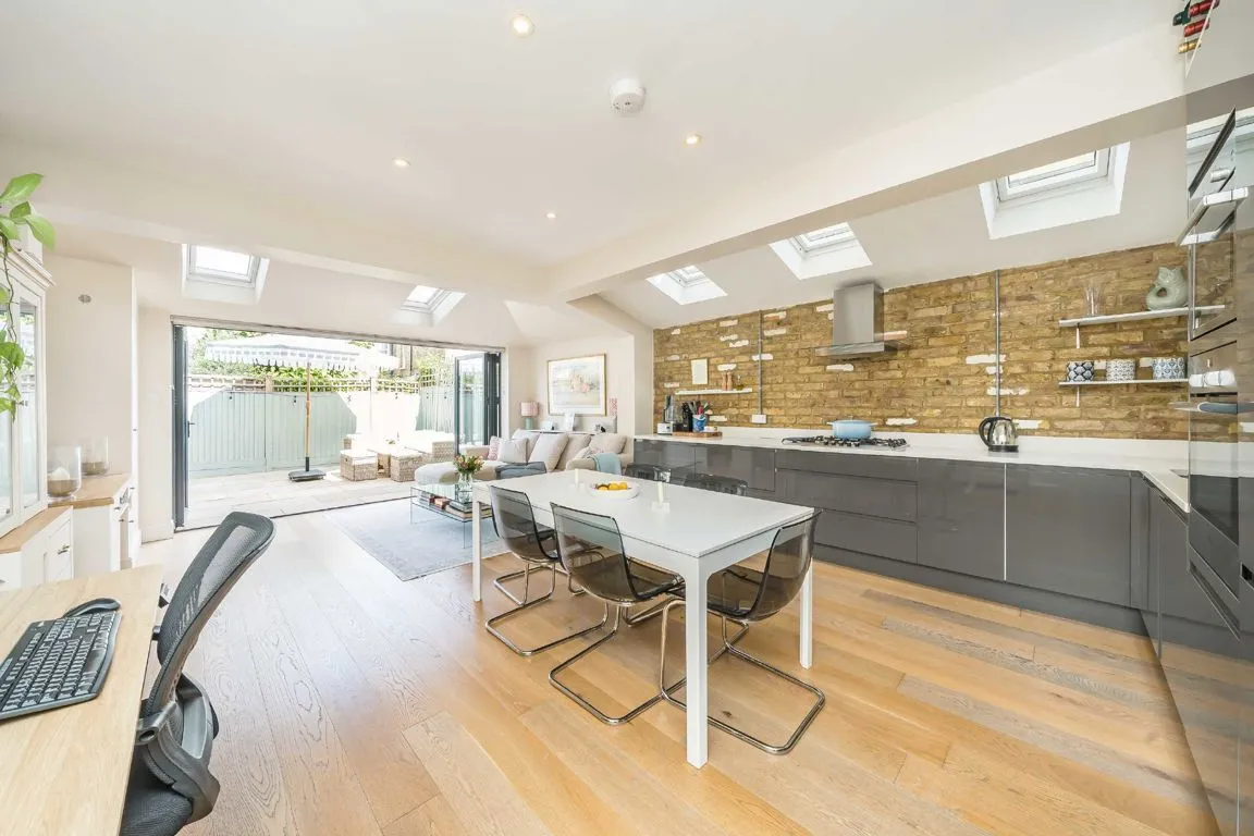 Tantallon Road, SW12, photo 2