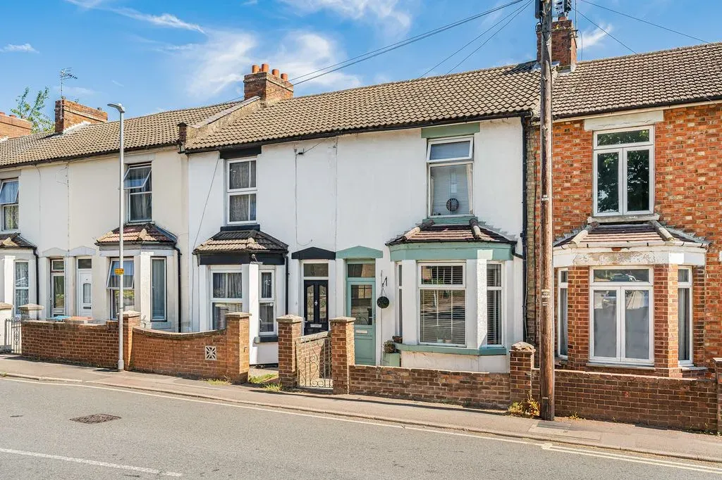 3 bed house for sale — Albert Street, Bletchley, Milton Keynes, Buckinghamshire, MK2 2UQ