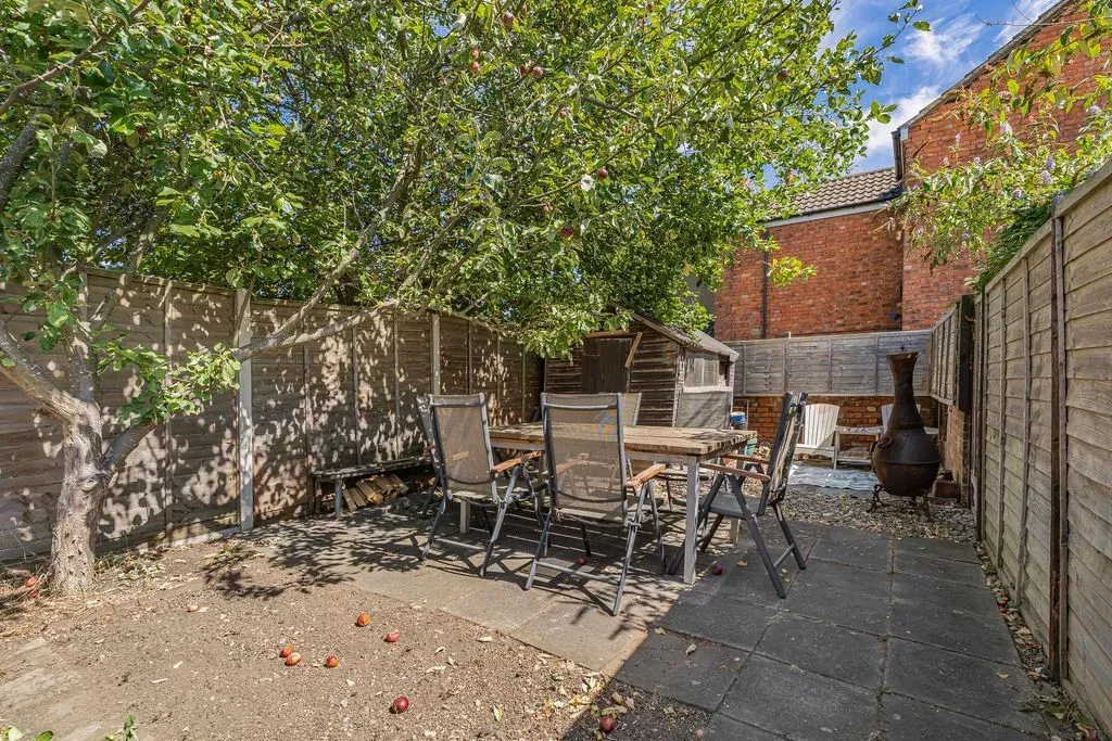 Albert Street, Bletchley, Milton Keynes, Buckinghamshire, MK2 2UQ, photo 15