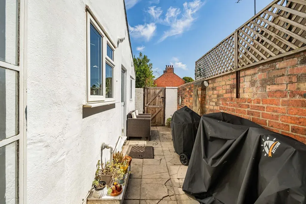Albert Street, Bletchley, Milton Keynes, Buckinghamshire, MK2 2UQ, photo 20