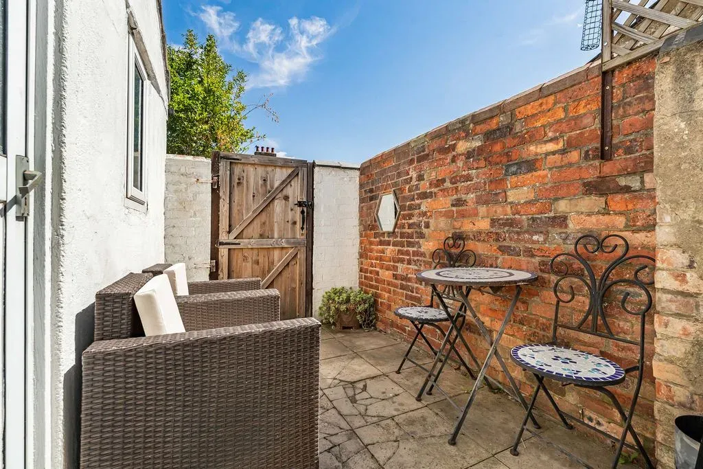 Albert Street, Bletchley, Milton Keynes, Buckinghamshire, MK2 2UQ, photo 11