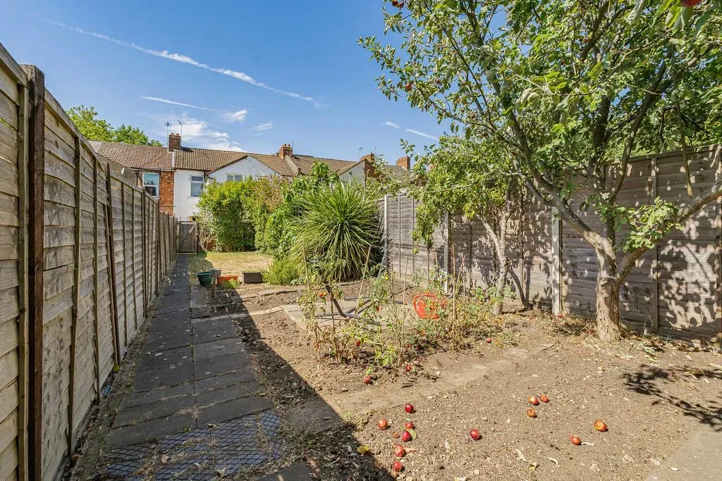 Albert Street, Bletchley, Milton Keynes, Buckinghamshire, MK2 2UQ, photo 22