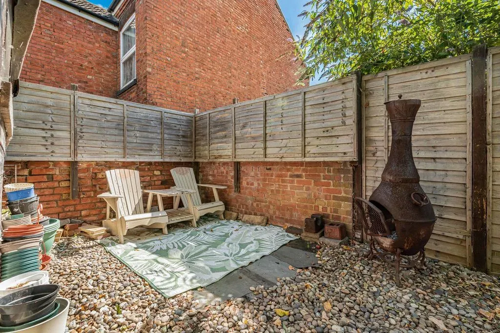 Albert Street, Bletchley, Milton Keynes, Buckinghamshire, MK2 2UQ, photo 21