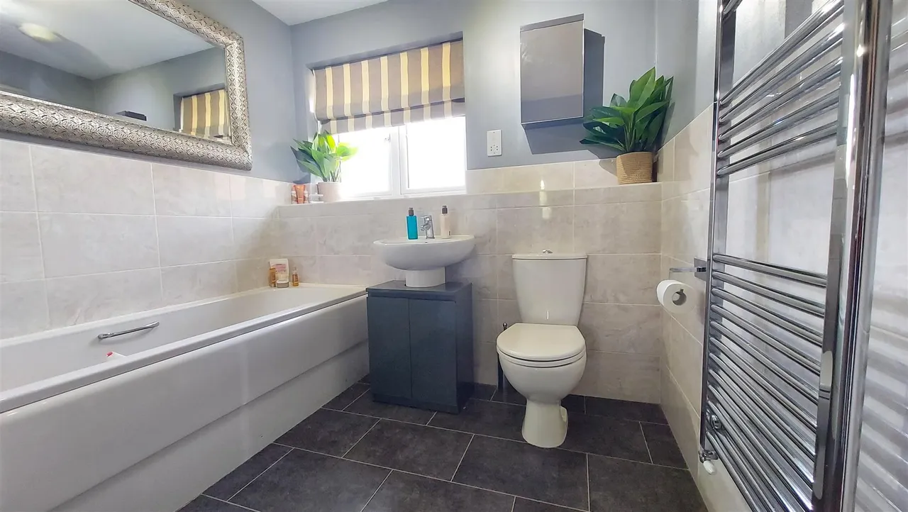 Nene Close, Bourne, PE10, photo 26