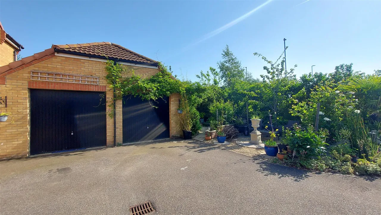 Nene Close, Bourne, PE10, photo 44