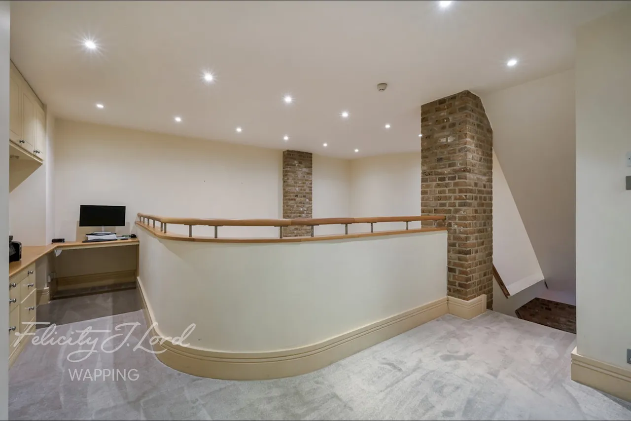Great Jubilee Wharf, Wapping Wall, E1W, photo 19