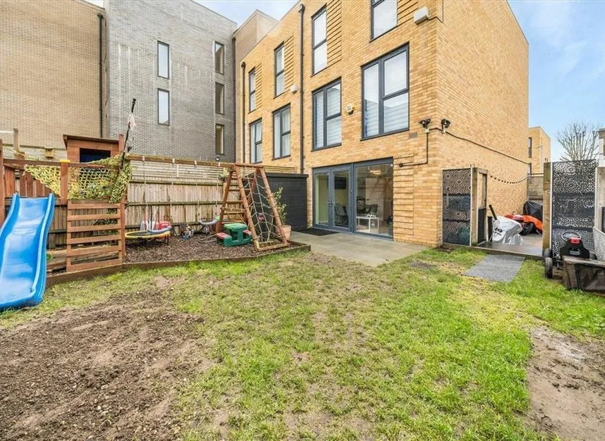 Bowen Drive, Charlton, SE7, photo 5