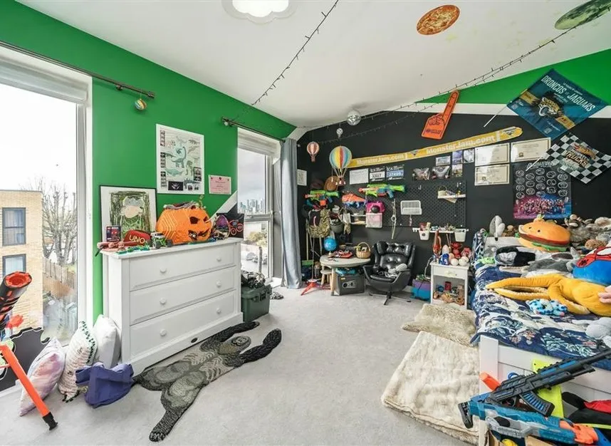Bowen Drive, Charlton, SE7, photo 11