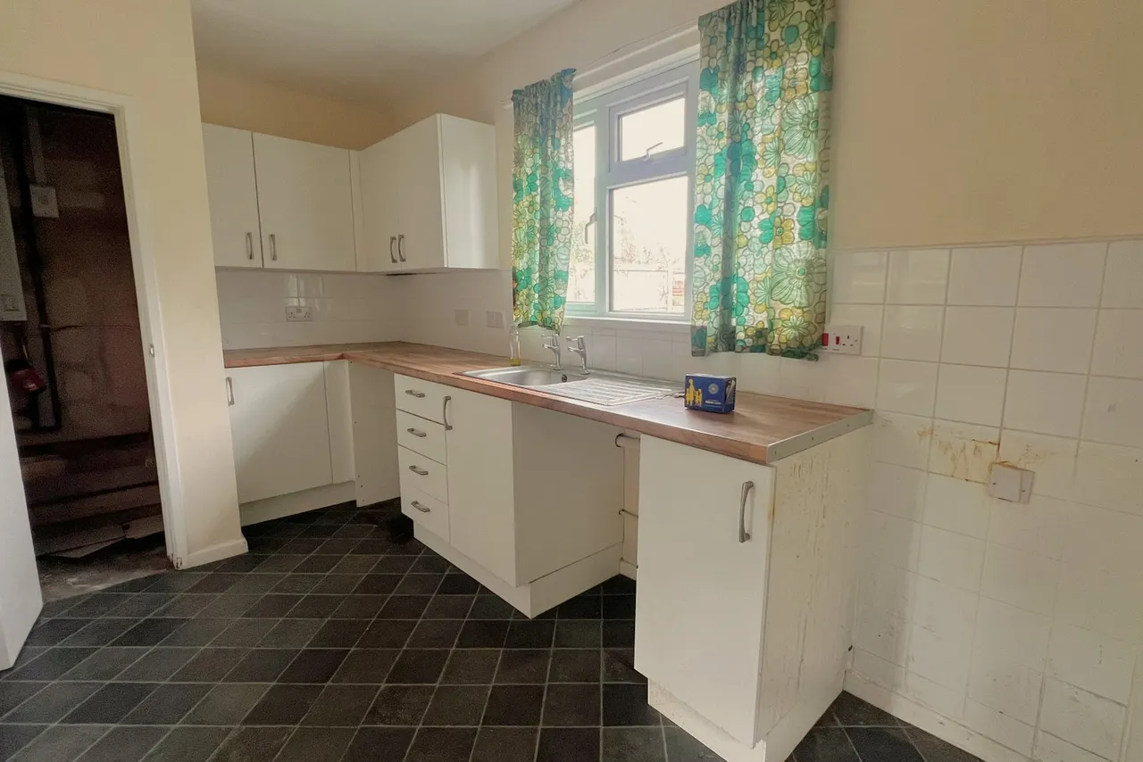 Hill Corner, Great Cheverell, SN10, photo 13