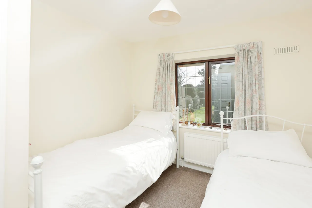 Bickenhill Road, Marston Green, Birmingham, B37, photo 9