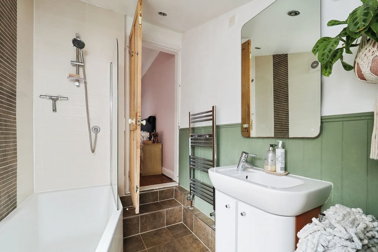 Gladstone Street, Beeston, Nottingham, Nottinghamshire, NG9, photo 11