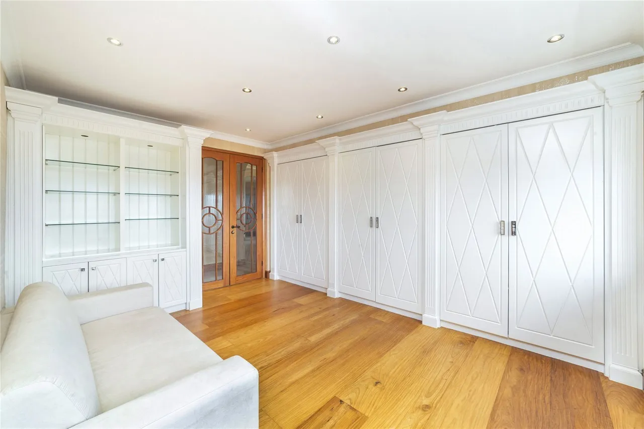 Finchley Road, Hampstead, NW3, photo 11