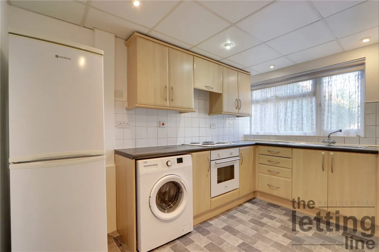Youngmans Close, Enfield, Middlesex, EN2 0RF, photo 8