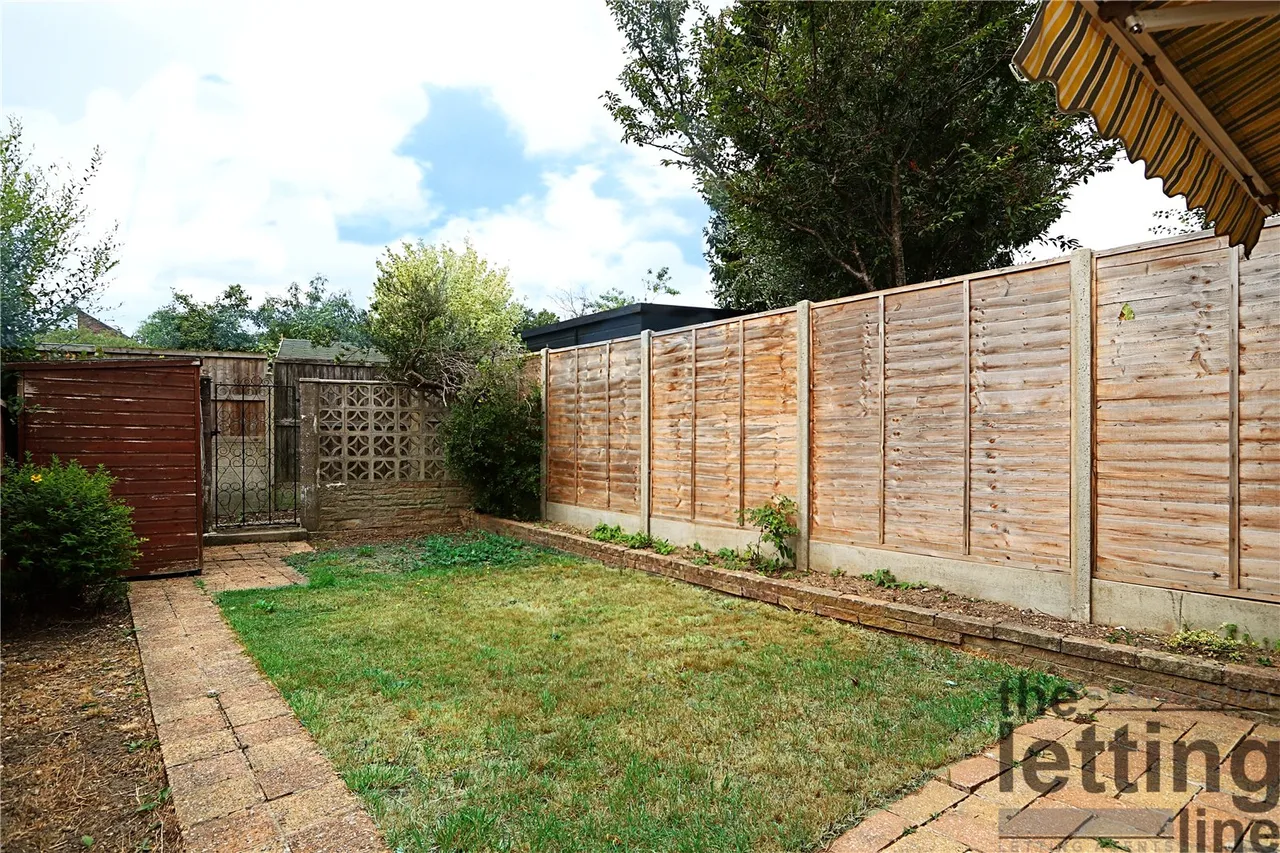 Youngmans Close, Enfield, Middlesex, EN2 0RF, photo 15