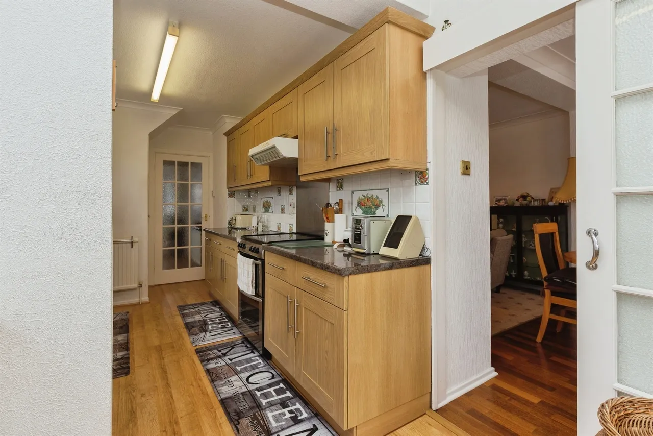 Broughton Close, Bierton, HP22, photo 12