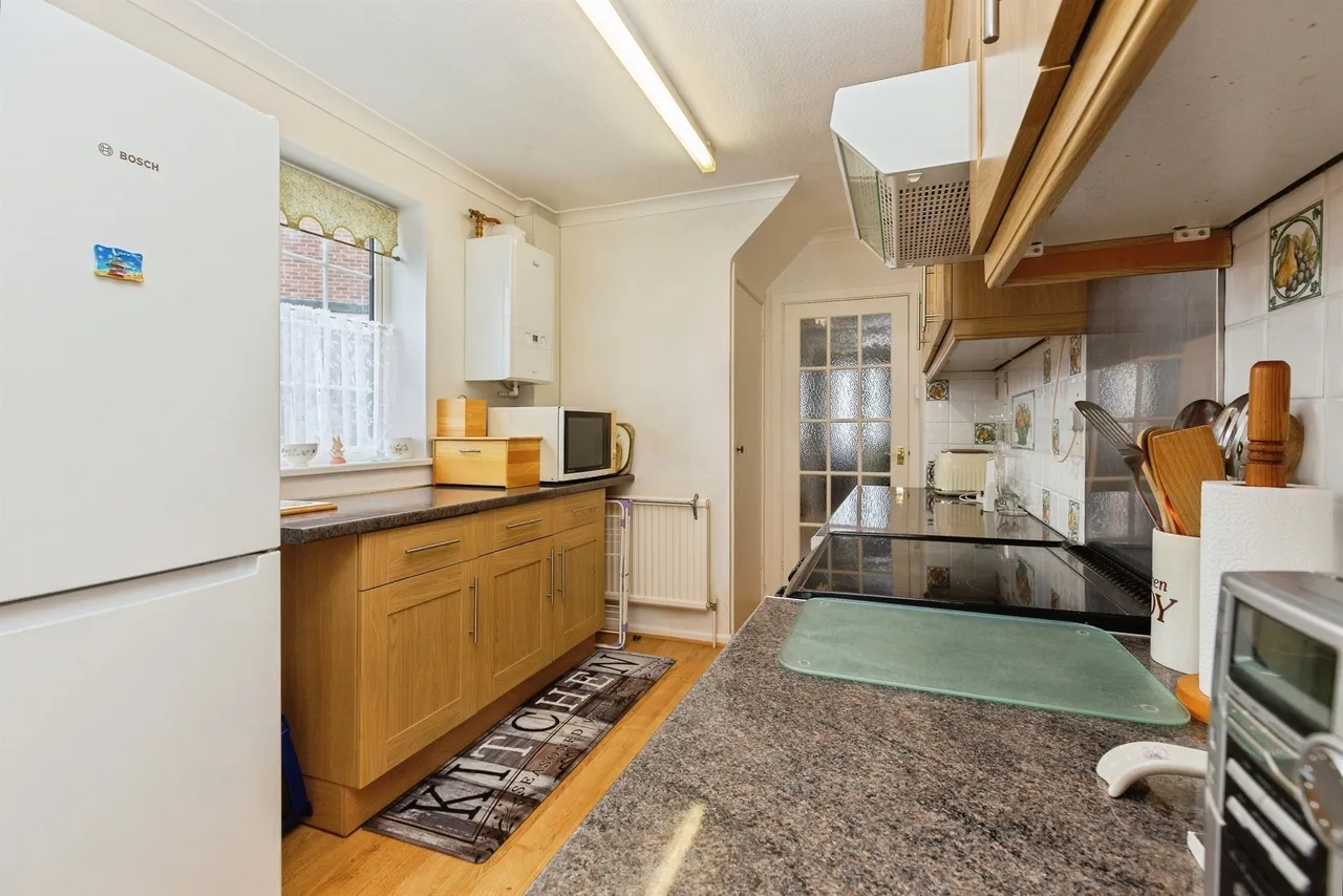 Broughton Close, Bierton, HP22, photo 8