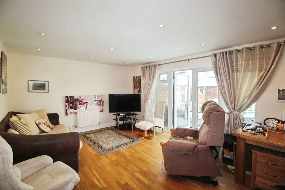 Swains Road, Tadley, Hampshire, RG26, photo 2
