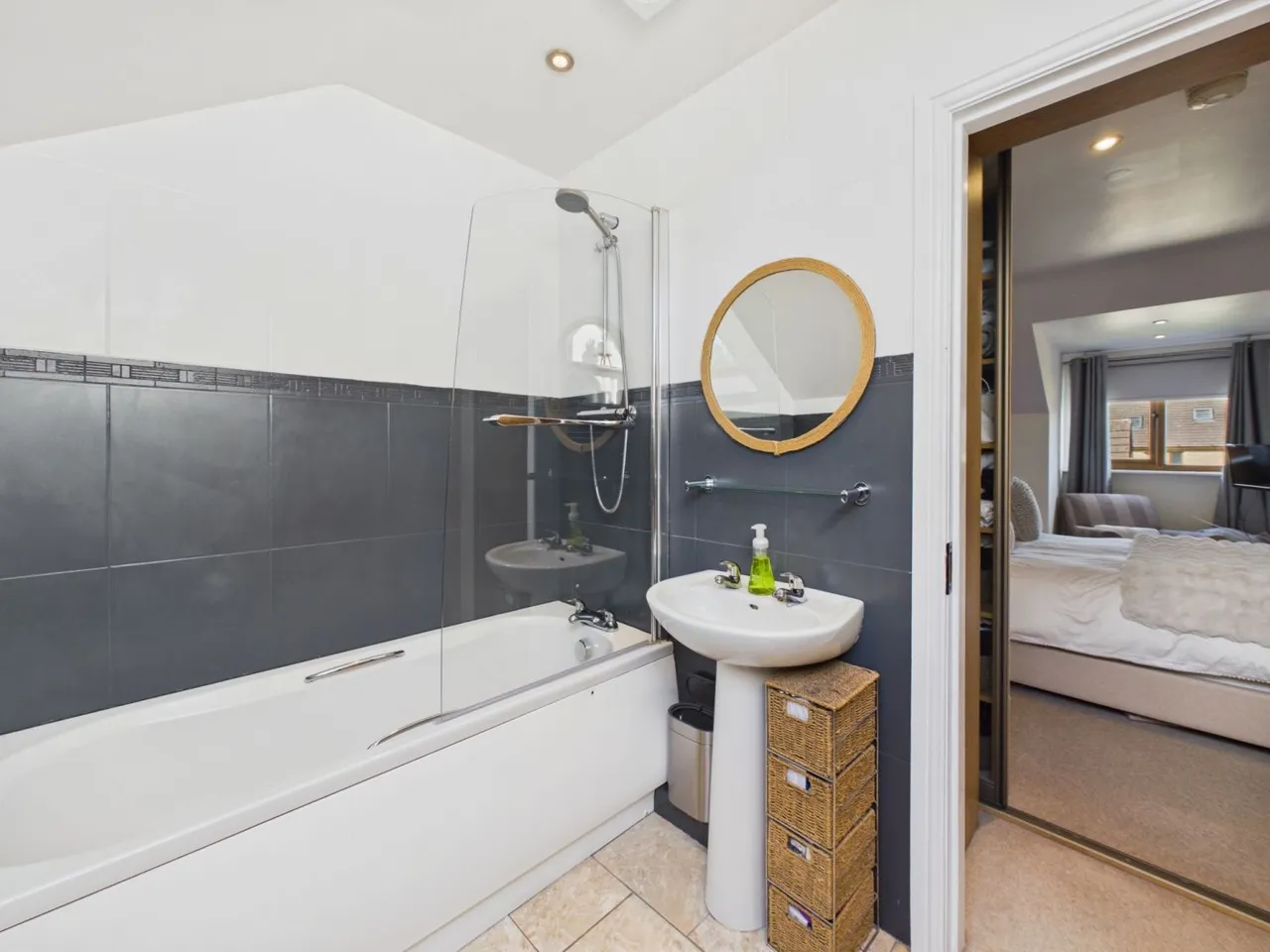 Greenwood Fold, Bradford, BD4, photo 20
