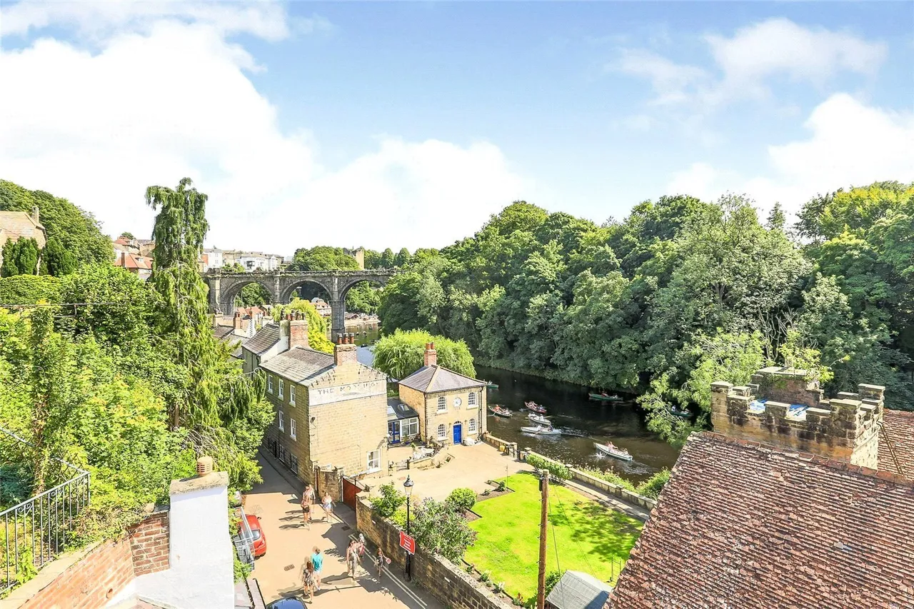 4 bed house for sale — Waterside, Knaresborough, North Yorkshire, HG5