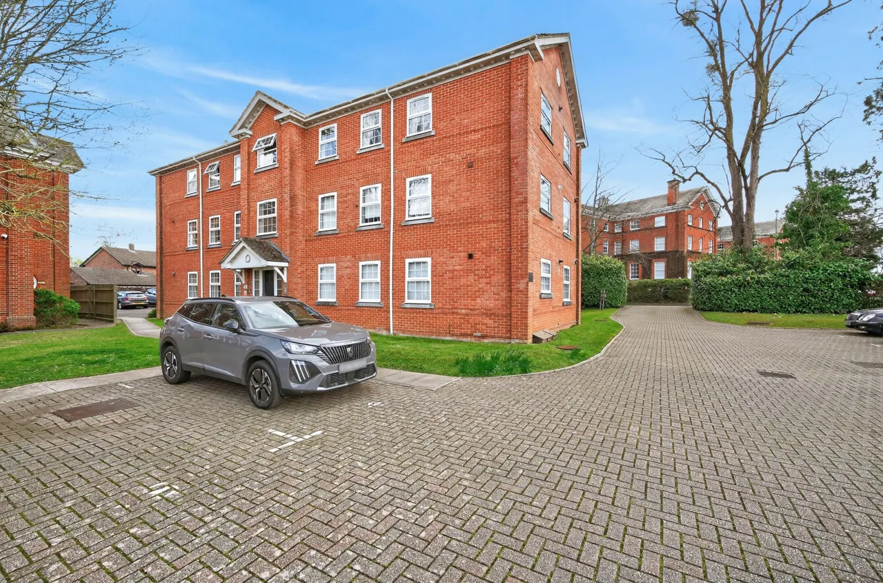 2 bed flat for sale, Montfort Close, Romsey, SO51
