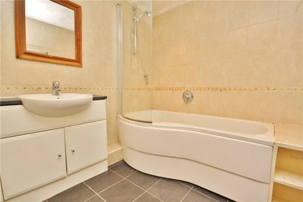 Woodbridge Road, Guildford, GU1, photo 5