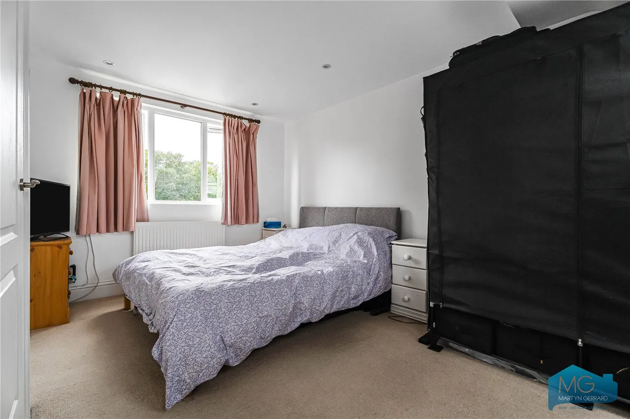 Grants Close, Mill Hill, NW7, photo 6